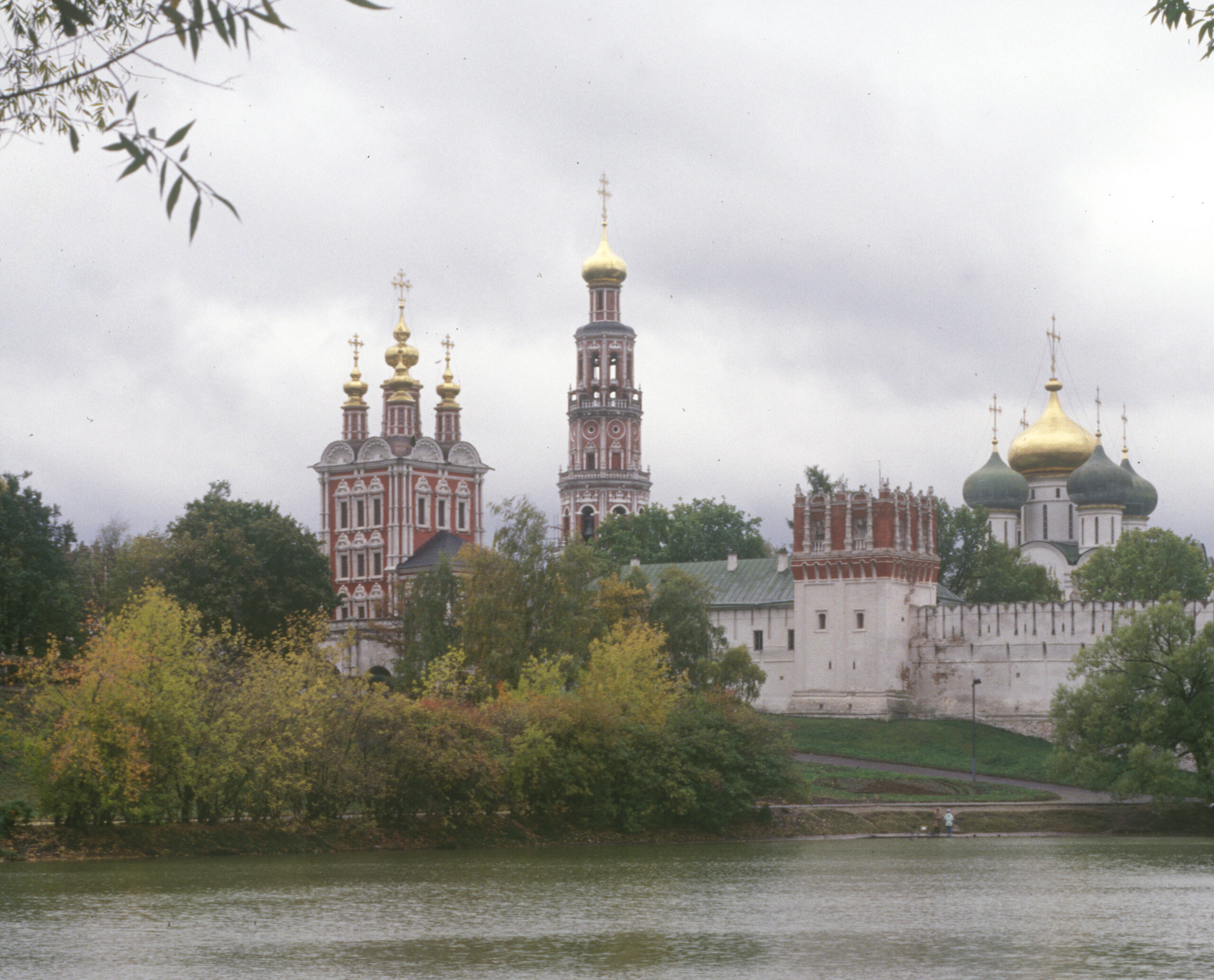 Новодевичий монастырь: 500 лет истории глазами Уильяма Брумфилда
